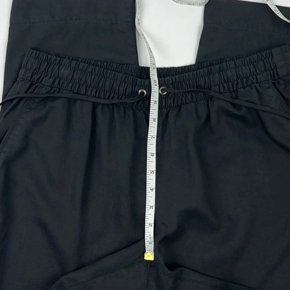 Lands’End New Women’s 10 Black WXR Woven Soft Pant Pockets Elastic Waist Pant - Picture 7 of 8